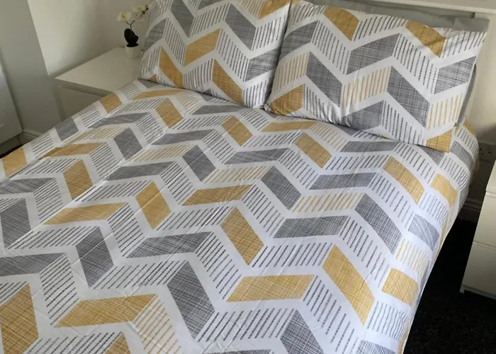 Modern Comfortable Four Bedroom House In Great Location * דבלין