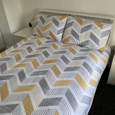 Modern Comfortable Four Bedroom House In Great Location * Dublin